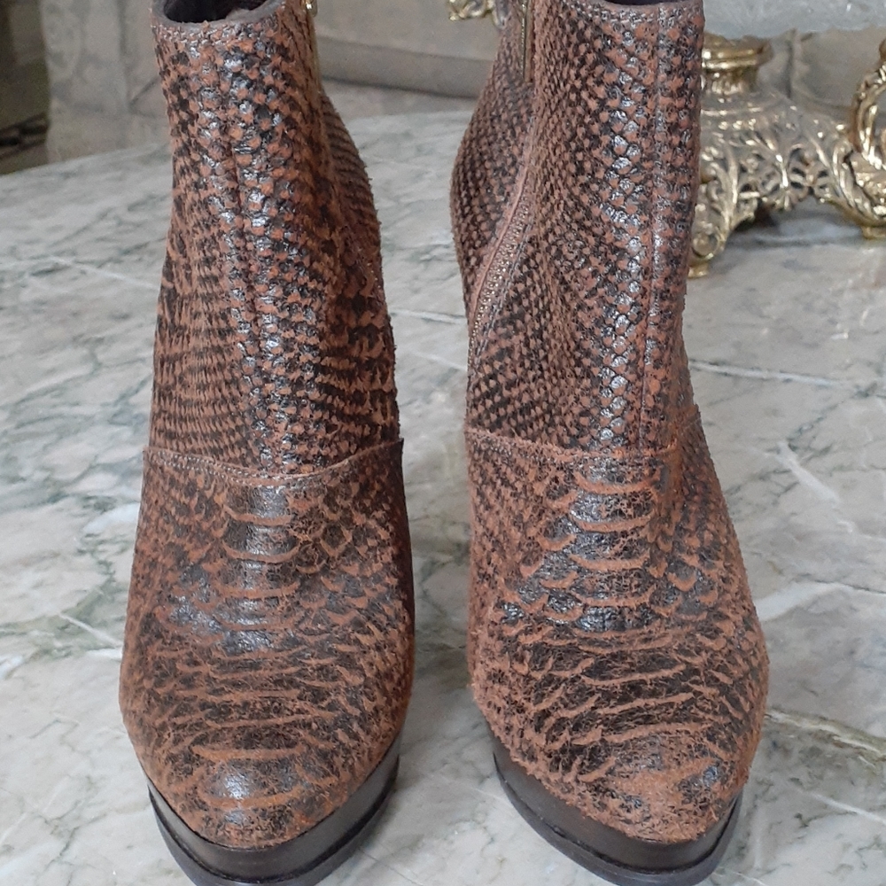 Michael Kors boots - Picture 3 of 15
